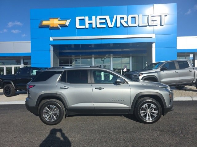 Used 2025 Chevrolet Equinox LT w/ Convenience Package II image 3