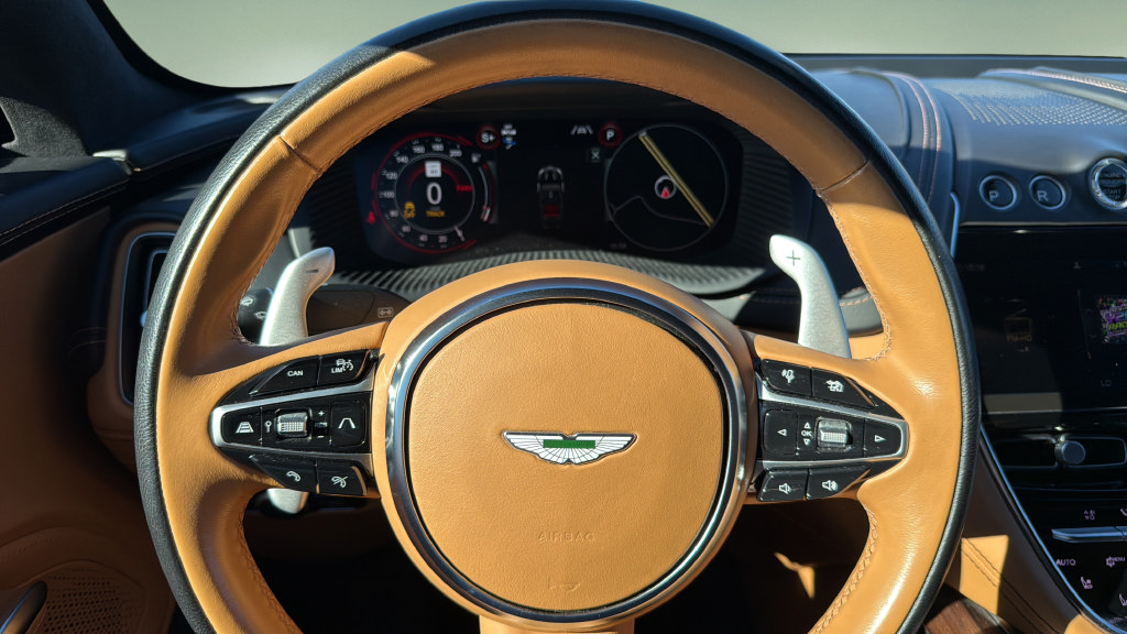 Used 2021 Aston Martin DBX AWD/4WD image 29