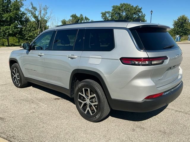 Used 2023 Jeep Grand Cherokee L Limited AWD/4WD image 4