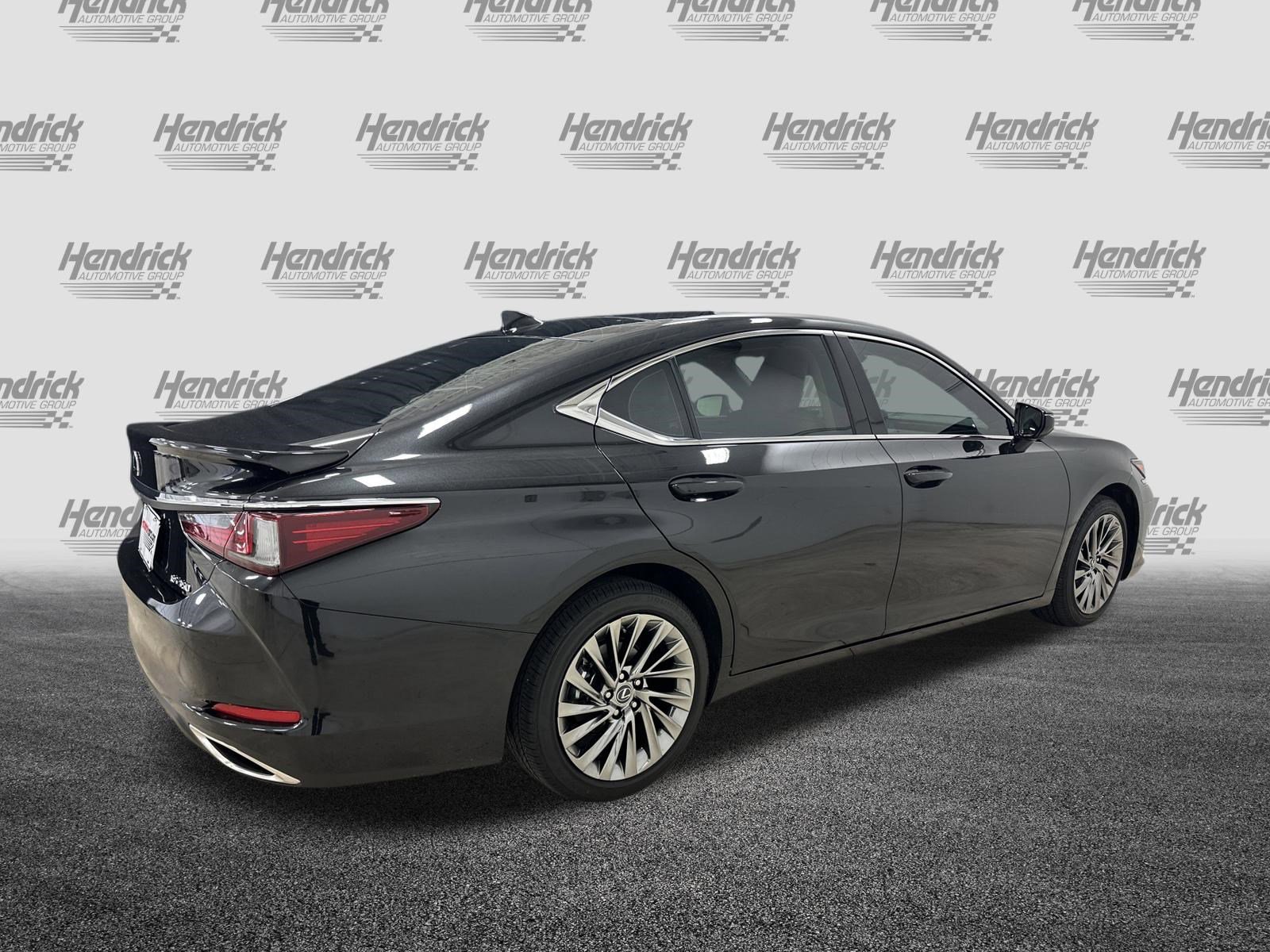 Used 2025 Lexus ES 350 Ultra Luxury FWD image 10