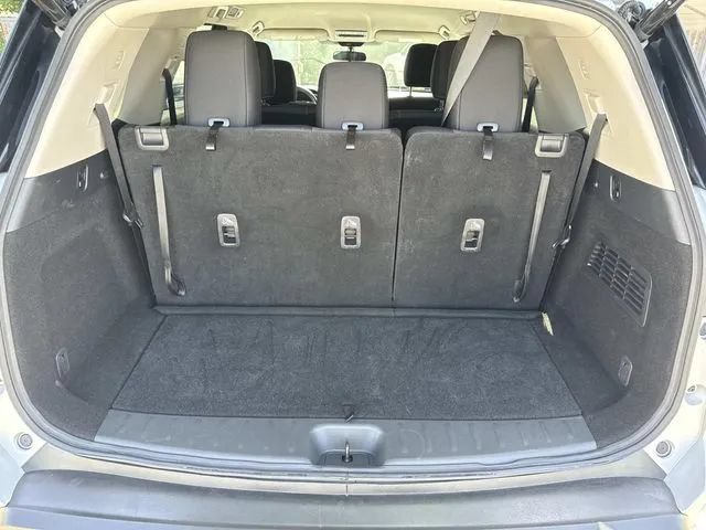 Used 2025 Nissan Pathfinder SV AWD/4WD image 14