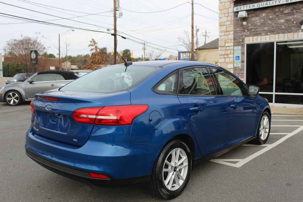 Used 2018 Ford Focus SE image 5