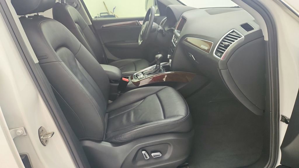 Used 2015 Audi Q5 3.0T Premium Plus w/ Technology Package image 31
