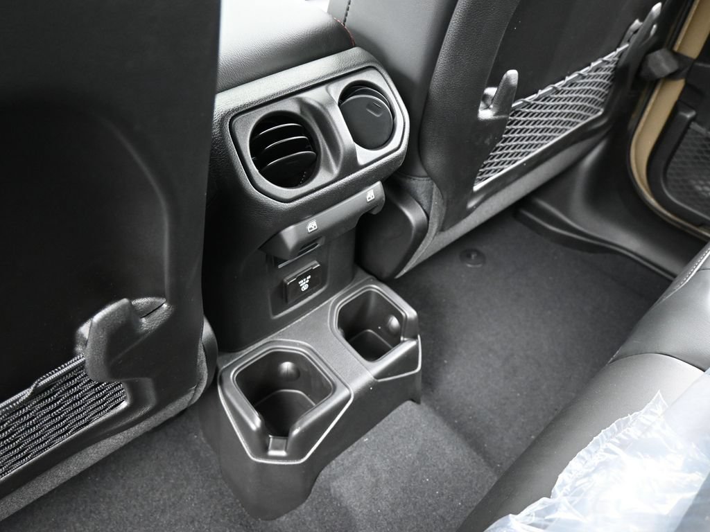 New 2026 Jeep Gladiator Rubicon w/ Steel Power Dome Hood Package AWD/4WD image 31