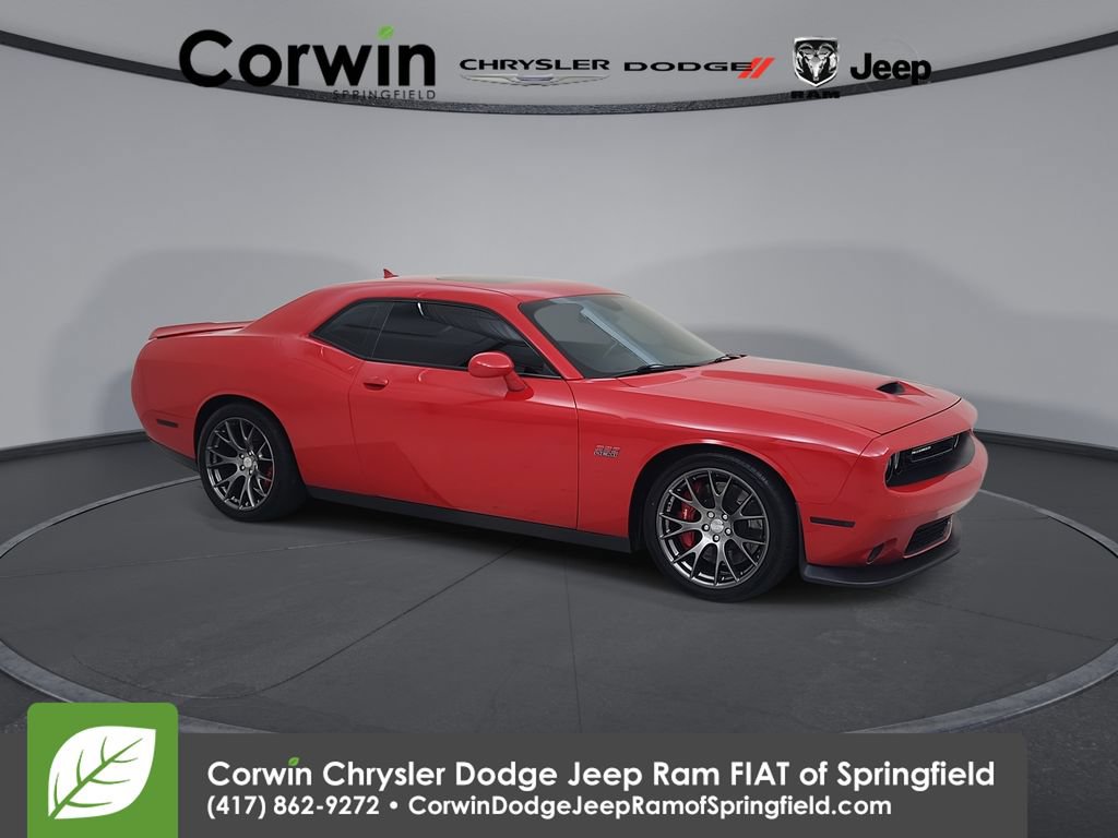 Used 2015 Dodge Challenger SRT RWD image 1