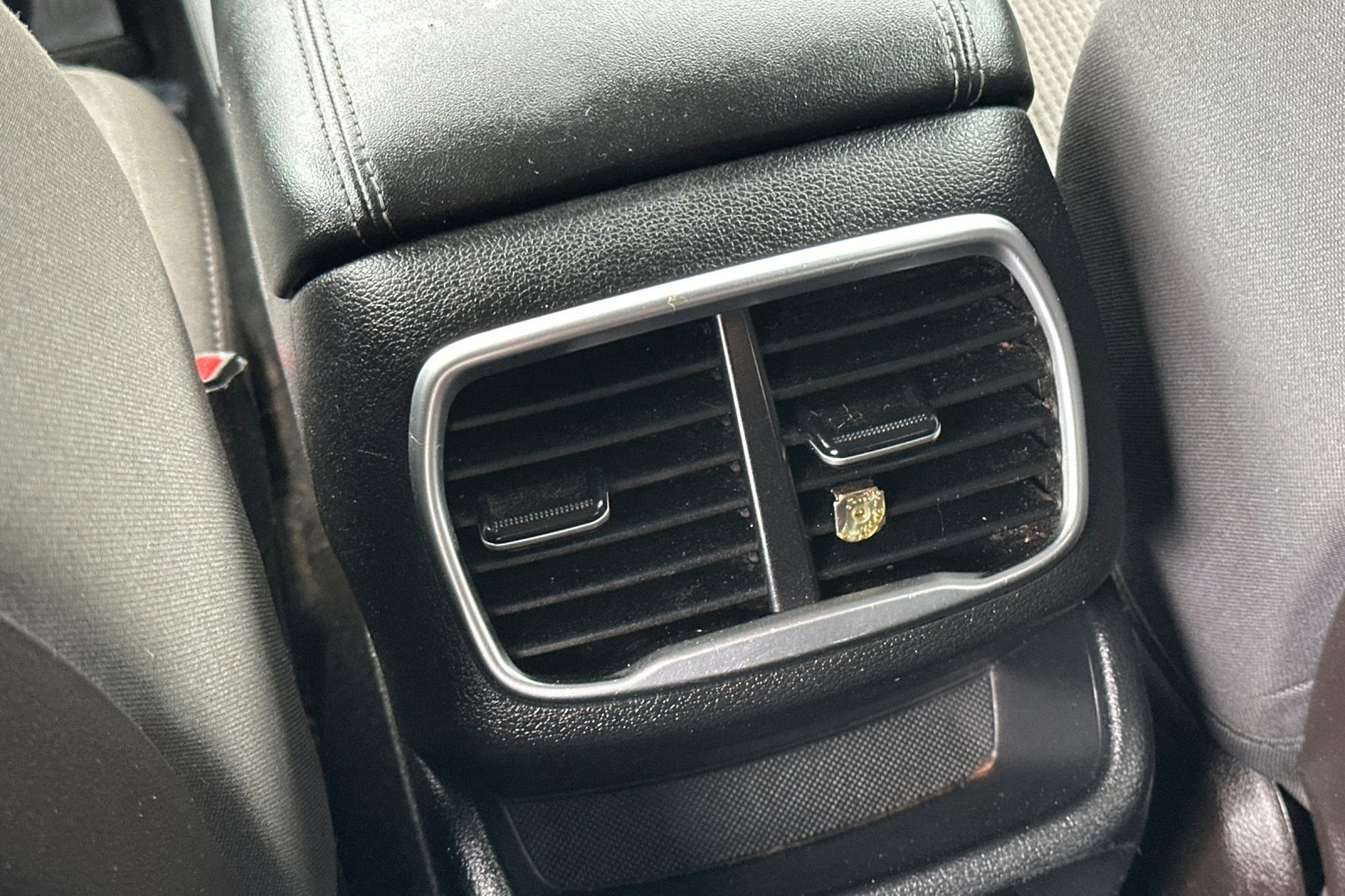 Used 2019 Hyundai Santa Fe SE image 13