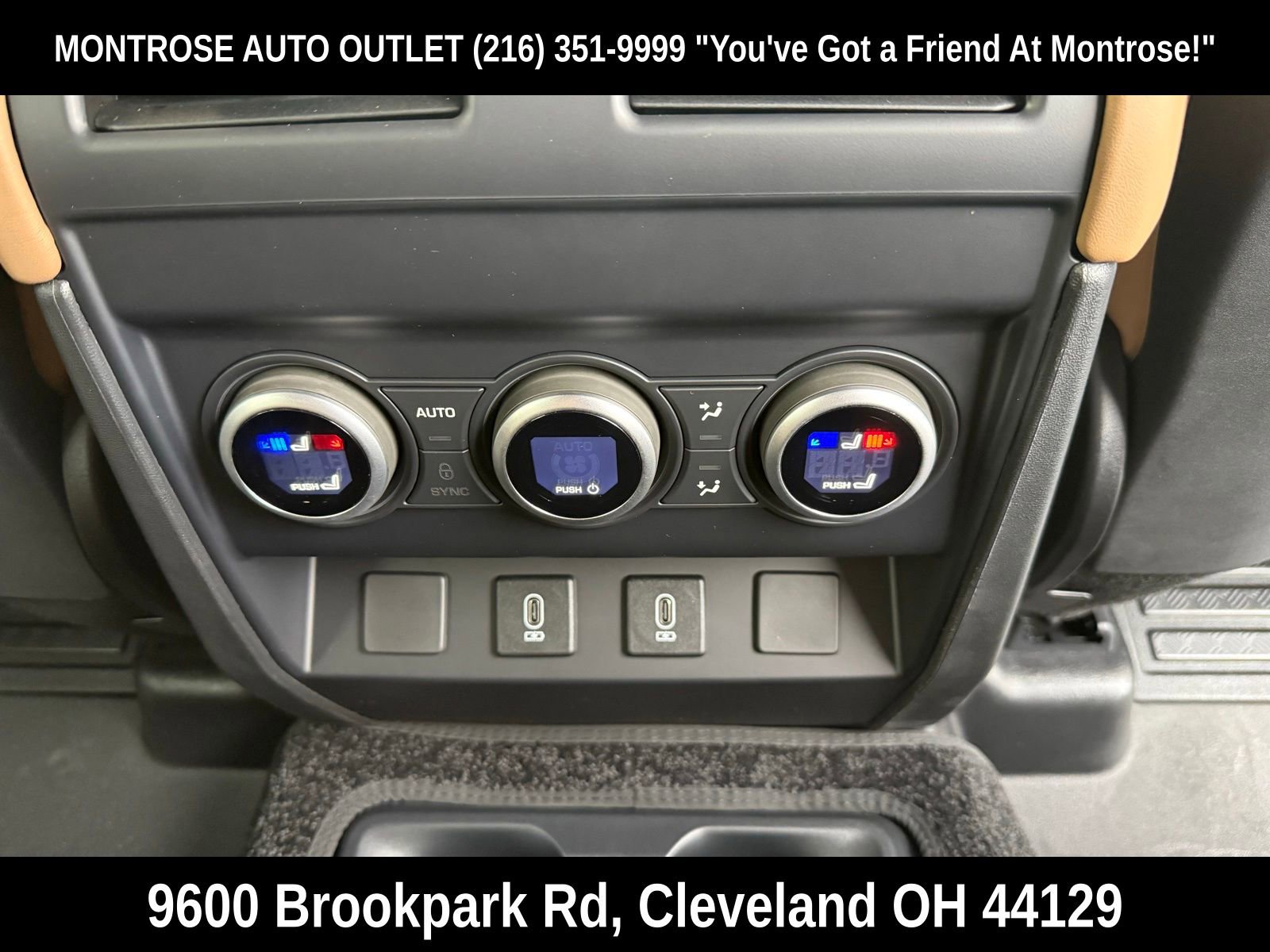 New 2026 Land Rover Defender 130 X-Dynamic SE image 17