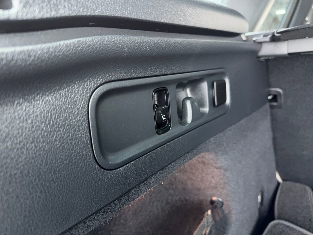 Used 2024 Mercedes-Benz GLC 300 4MATIC image 19