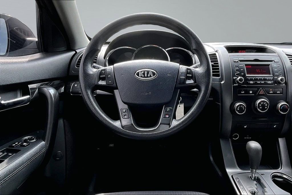 Used 2012 Kia Sorento LX w/ Convenience Pkg FWD image 5