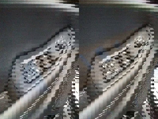 New 2025 Jeep Grand Cherokee Altitude image 33