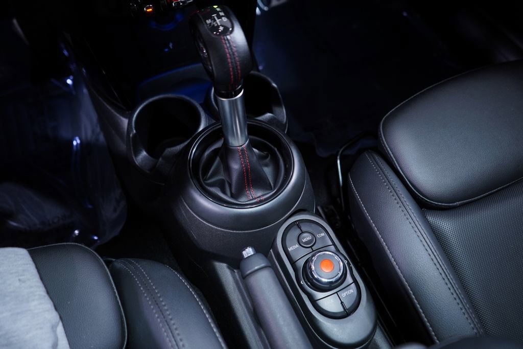 Used 2019 MINI Cooper S w/ Signature Upholstery Package FWD image 11