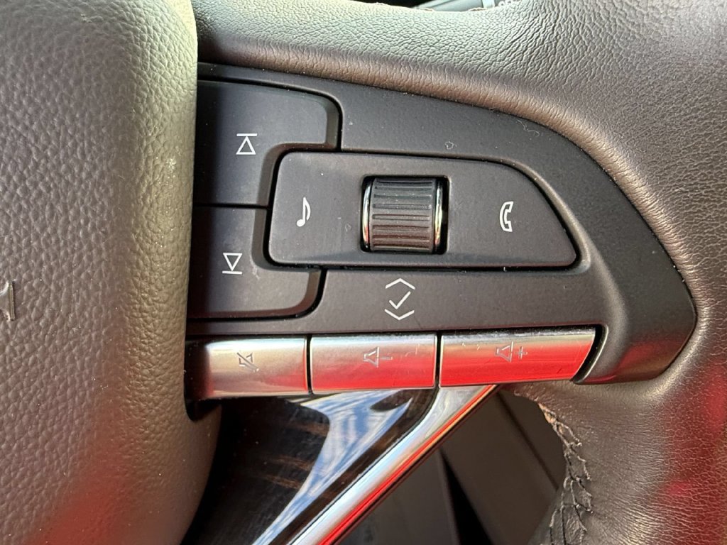 Used 2024 Cadillac Escalade Sport w/ Touring Package AWD/4WD image 21