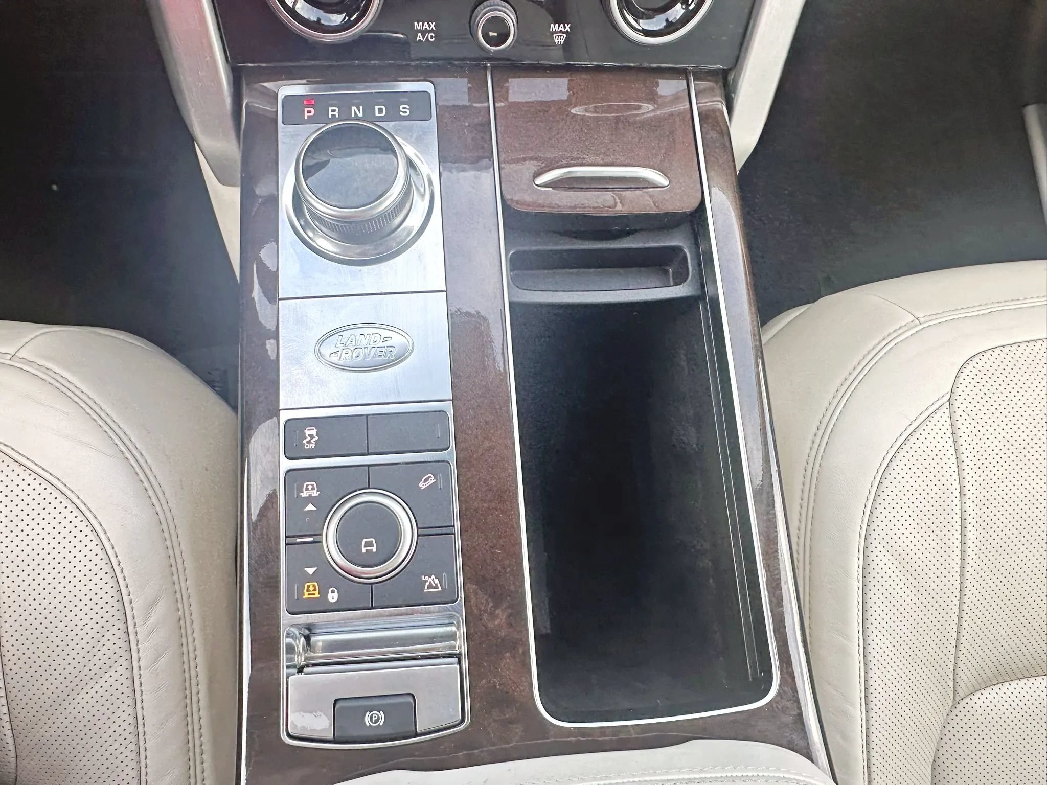 Used 2018 Land Rover Range Rover HSE AWD/4WD image 48