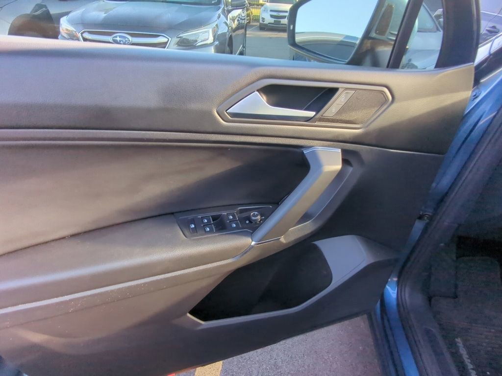 Used 2020 Volkswagen Tiguan SE FWD image 9