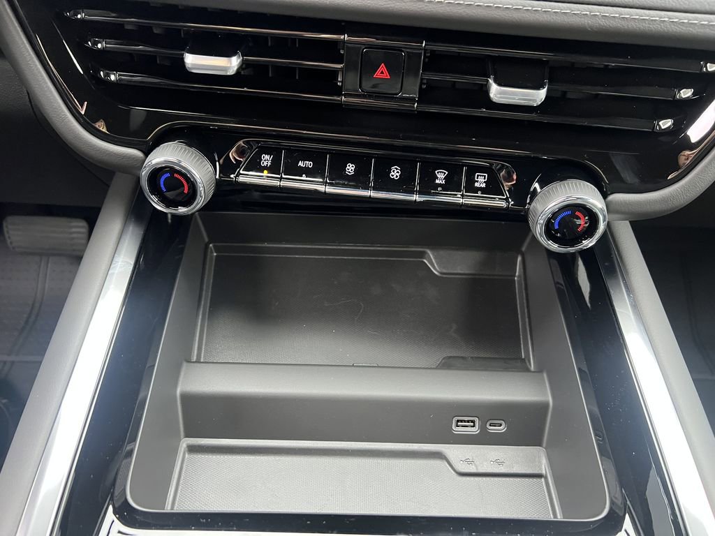 New 2026 Chevrolet Suburban LS image 8