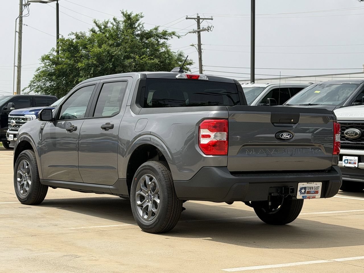 New 2026 Ford Maverick XLT w/ XLT Luxury Package FWD image 5