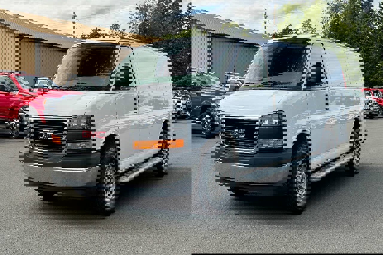 Used 2022 GMC Savana 2500 w/ Driver Convenience Package image 7