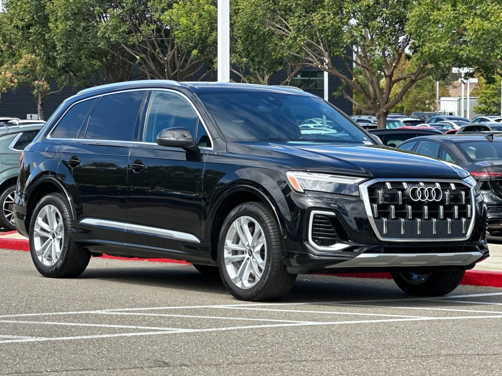 Used 2025 Audi Q7 3.0T Premium Plus w/ Premium Plus Package AWD/4WD image 8