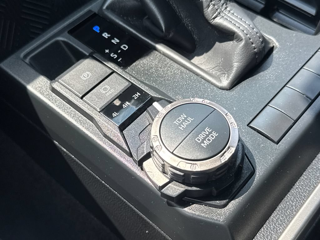 Used 2025 Toyota 4Runner SR5 AWD/4WD image 27