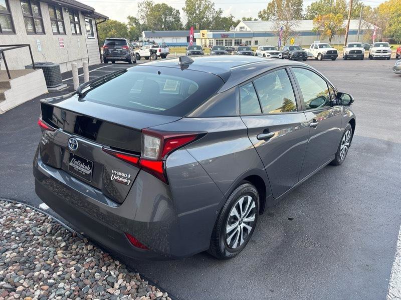 Used 2020 Toyota Prius LE image 3