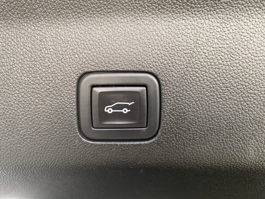 Used 2024 Chevrolet Suburban RST w/ Luxury Package AWD/4WD image 21