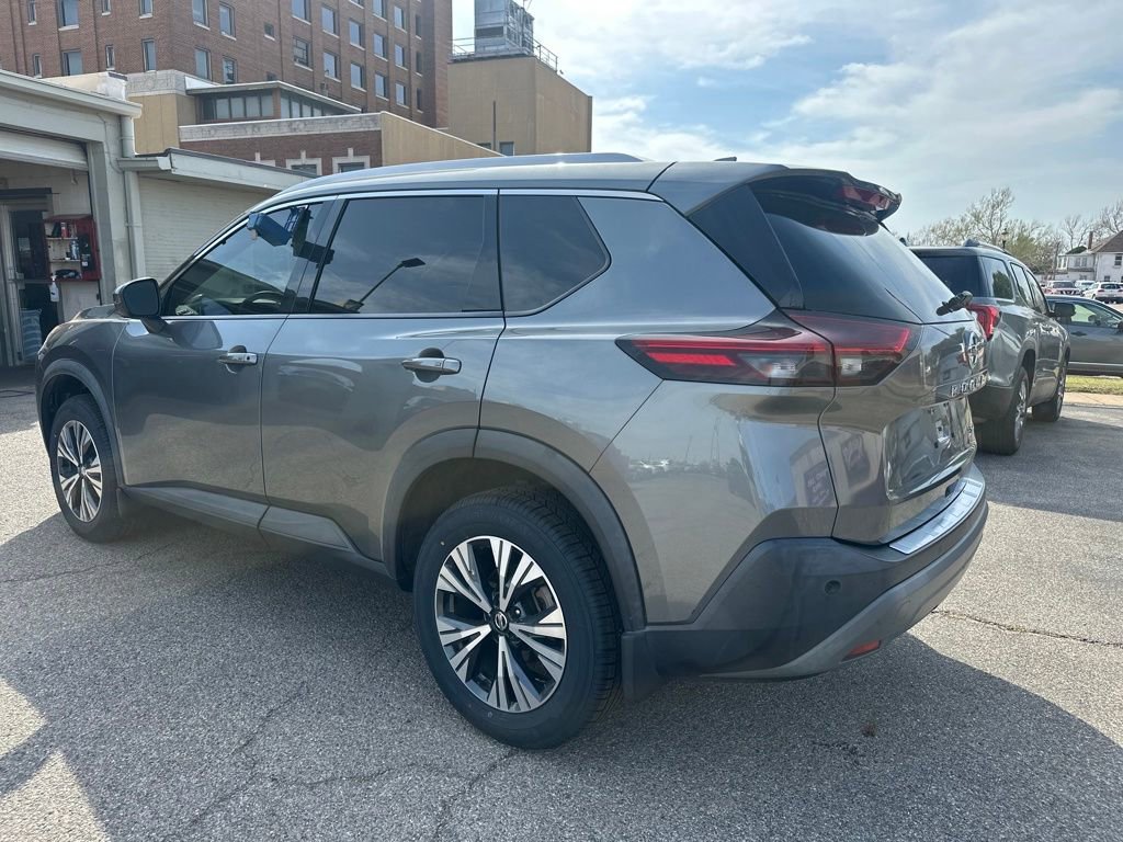 Certified 2021 Nissan Rogue SV w/ Premium Package FWD image 3