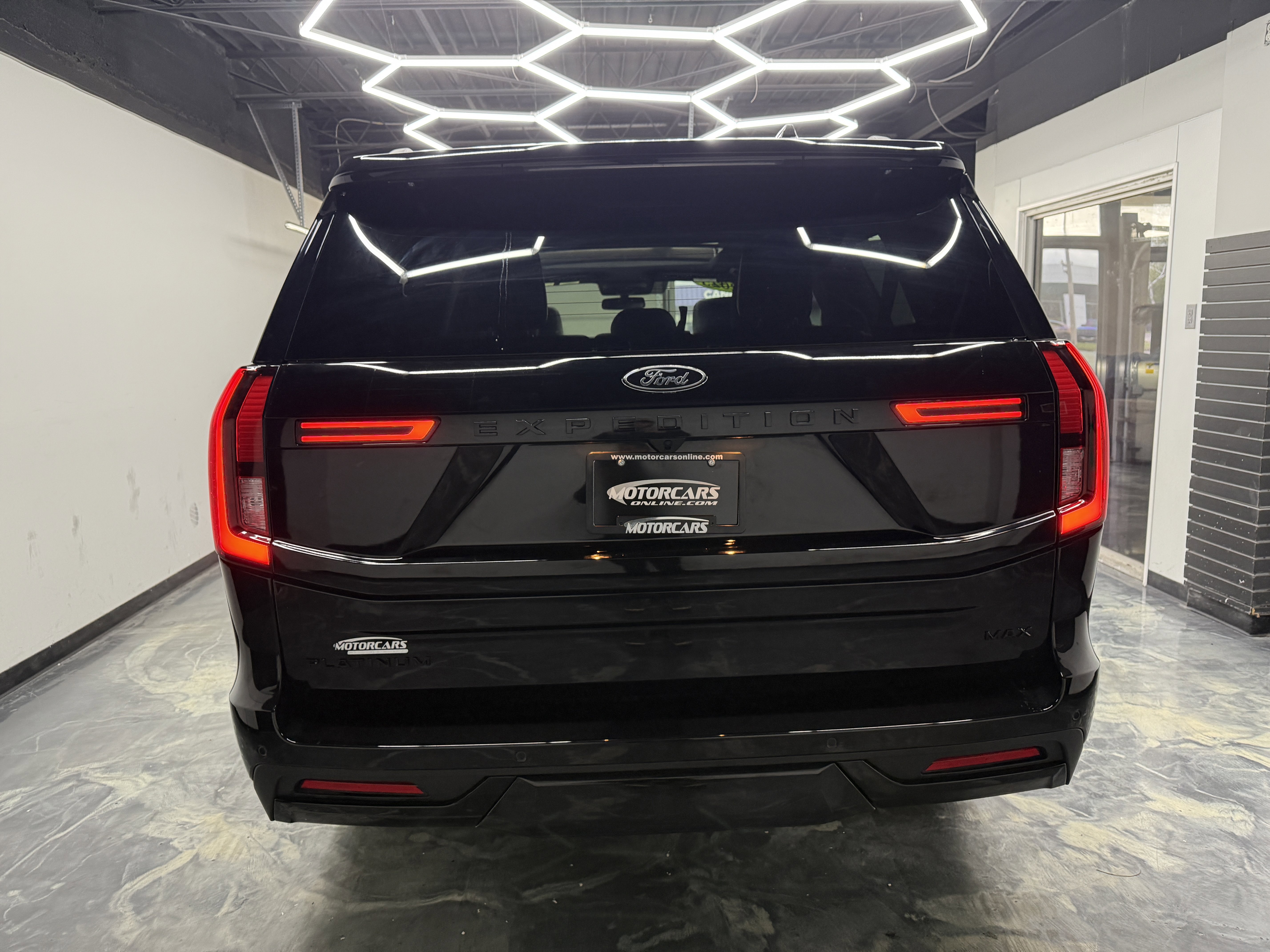 Used 2025 Ford Expedition Max Platinum w/ Stealth Performance Package AWD/4WD image 4