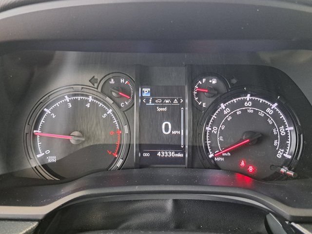 Used 2024 Toyota 4Runner SR5 AWD/4WD image 9