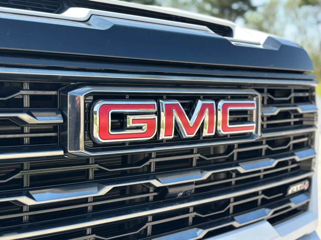 Used 2024 GMC Sierra 2500 AT4 w/ AT4 Premium Plus Package AWD/4WD image 11