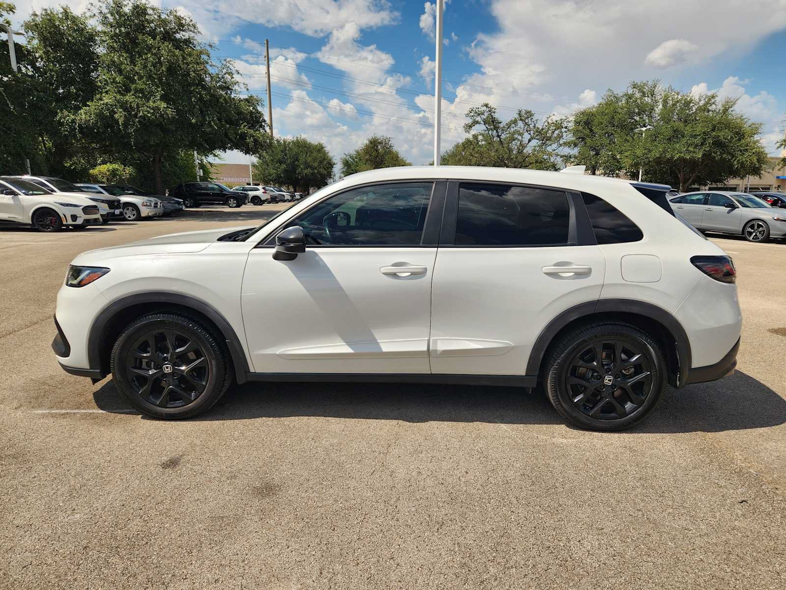 Used 2023 Honda HR-V Sport image 4