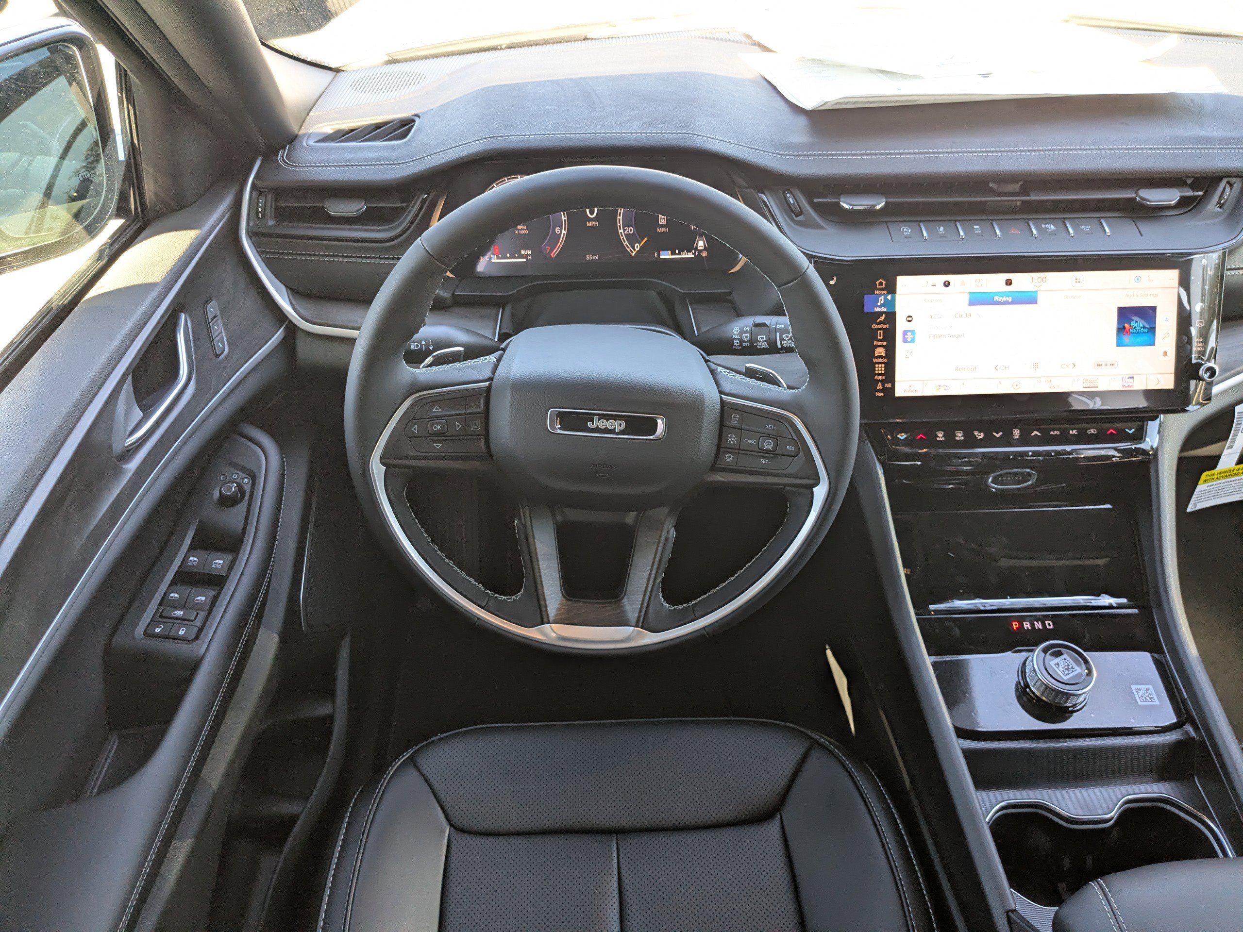 New 2026 Jeep Grand Cherokee Limited w/ Luxury Tech Group II image 15