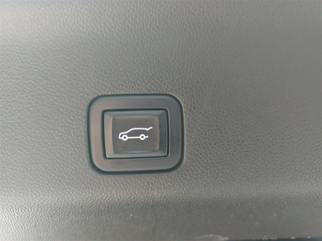 Used 2021 Chevrolet Suburban High Country image 19