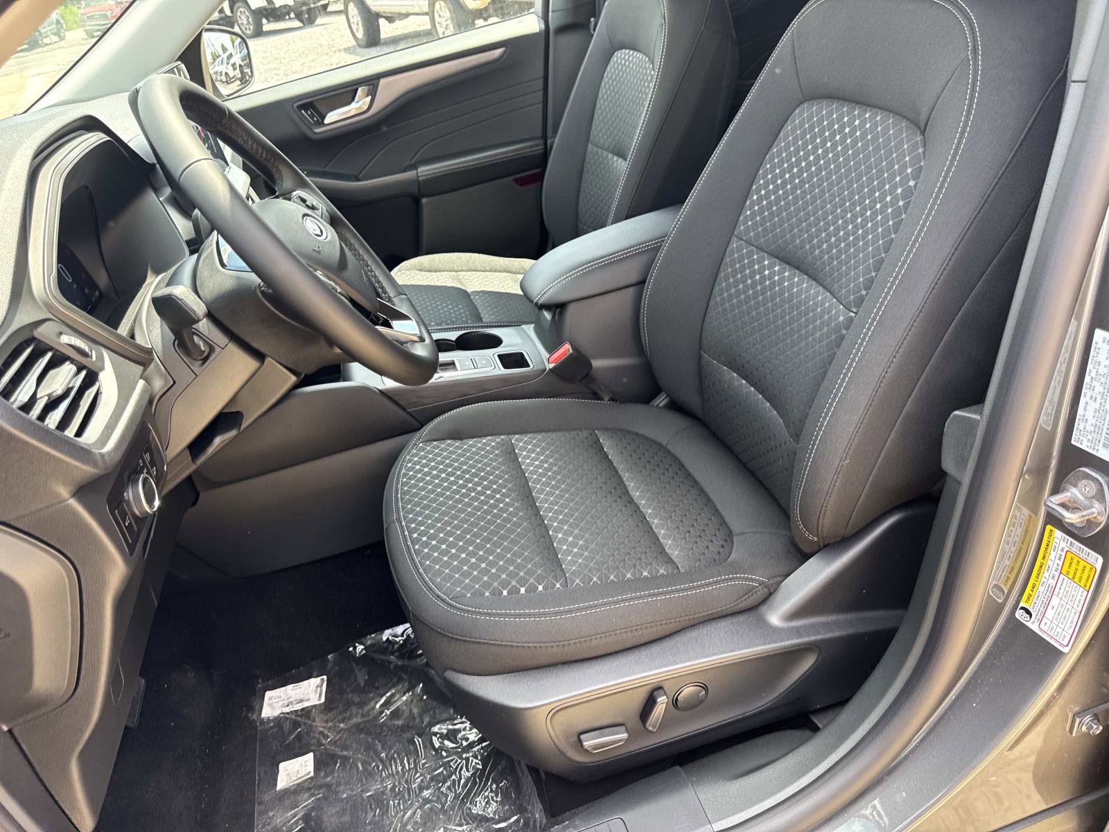 New 2025 Ford Escape Active w/ Active Premium Tech Pack FWD image 7