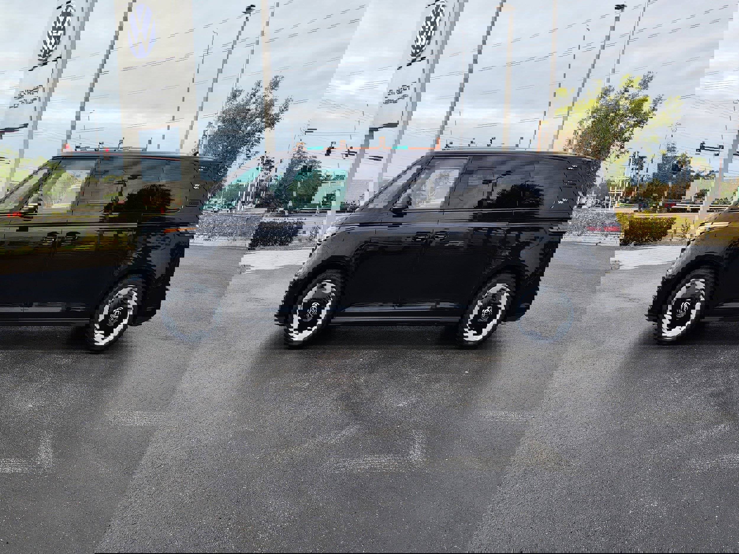 New 2025 Volkswagen ID. Buzz Pro S image 4