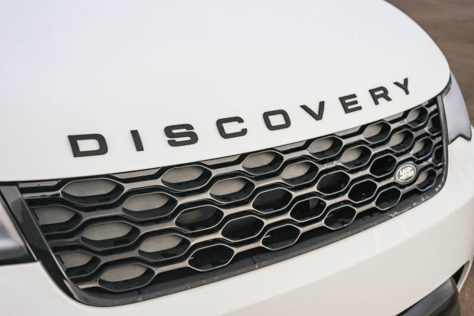 Used 2024 Land Rover Discovery Dynamic SE image 15