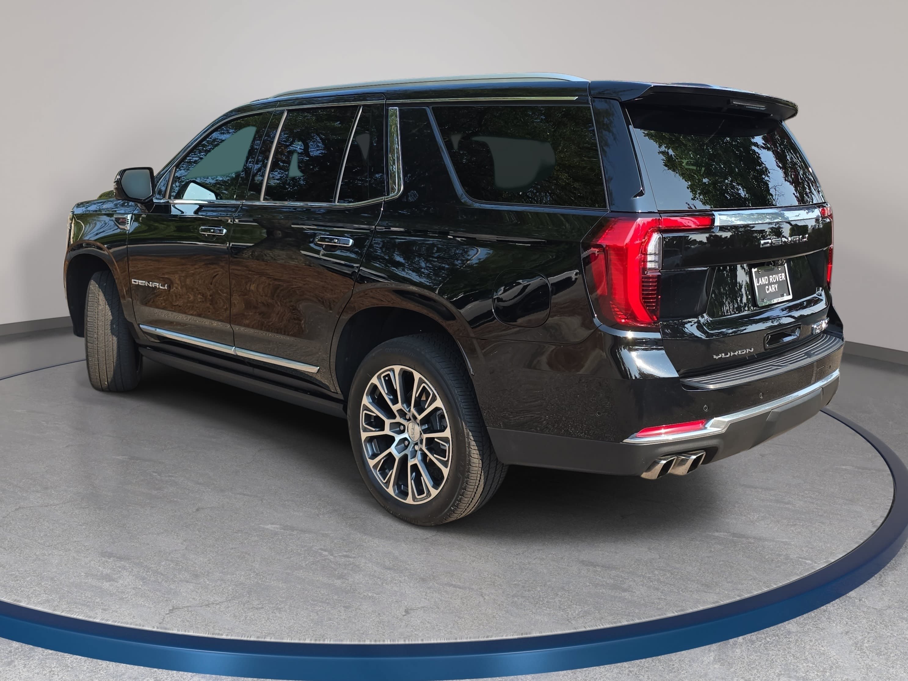 Used 2025 GMC Yukon Denali w/ Denali Reserve Package AWD/4WD image 7