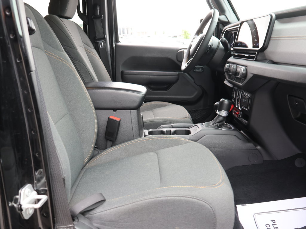Used 2024 Jeep Wrangler Unlimited AWD/4WD image 9
