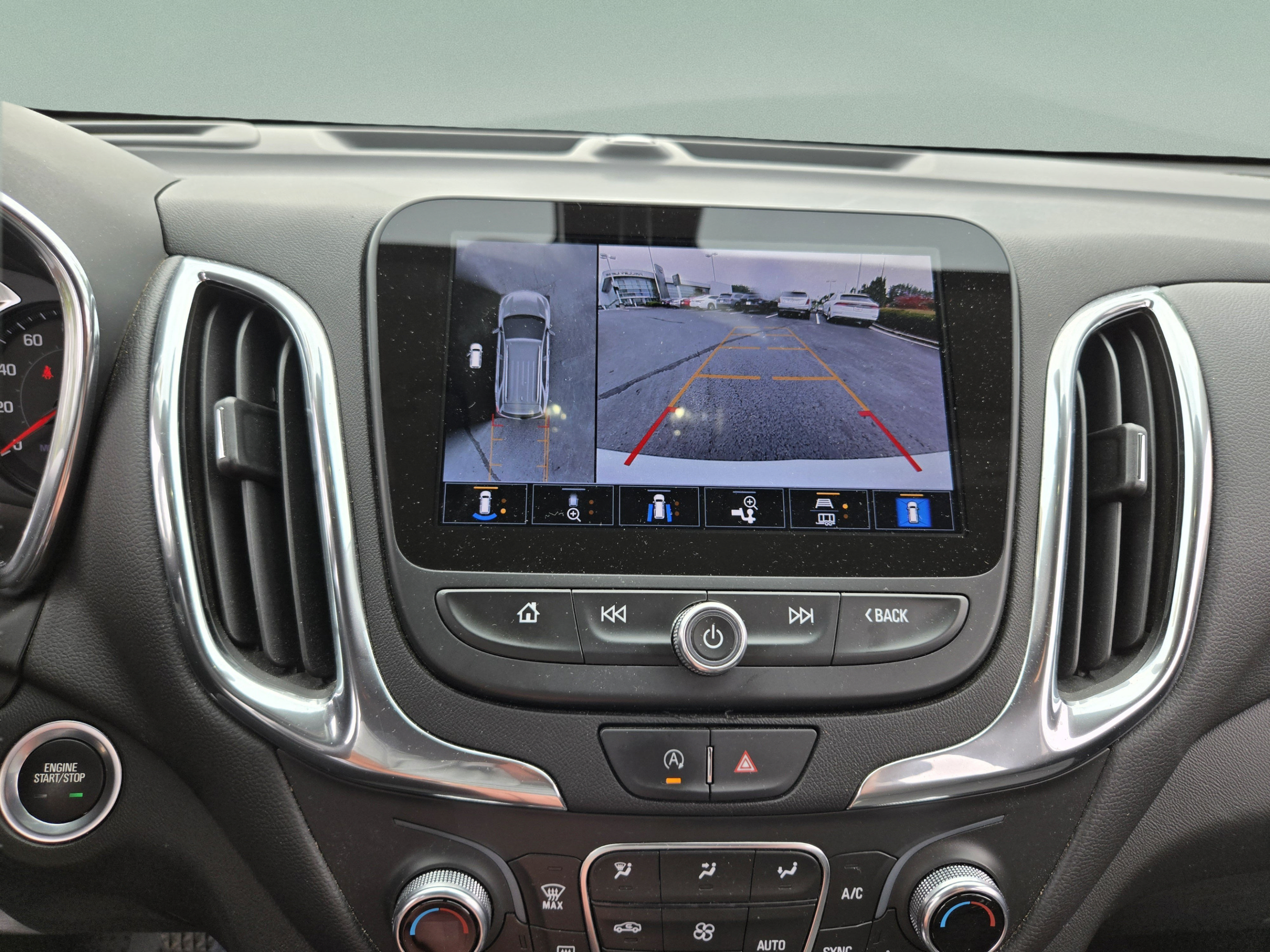 Used 2022 Chevrolet Equinox LT FWD image 15