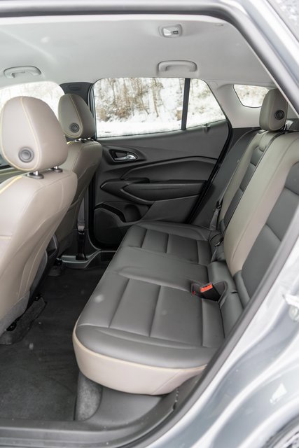 Used 2024 Chevrolet Trax ACTIV w/ Driver Confidence Package image 12