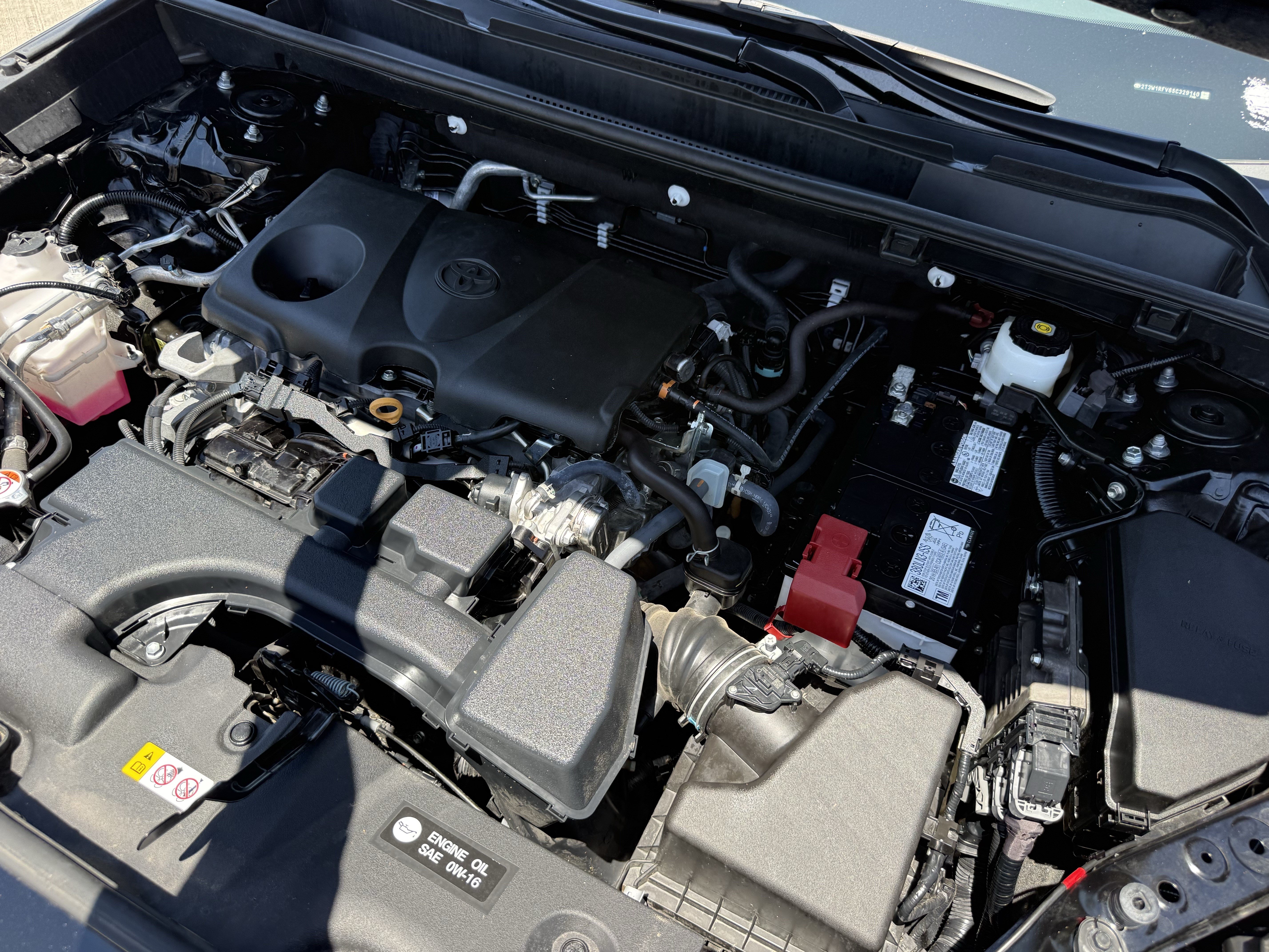Used 2025 Toyota RAV4 XLE FWD image 34