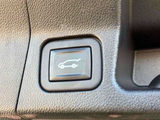 Used 2020 GMC Acadia SLE w/ Driver Convenience Package FWD image 12
