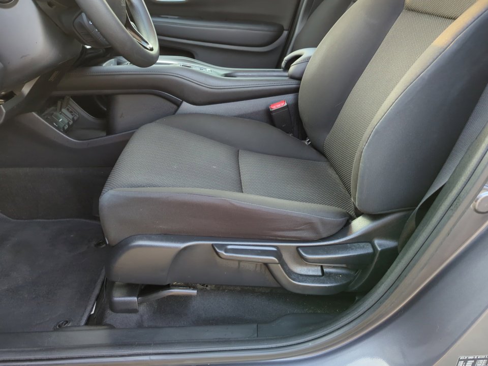 Used 2018 Honda HR-V EX image 11