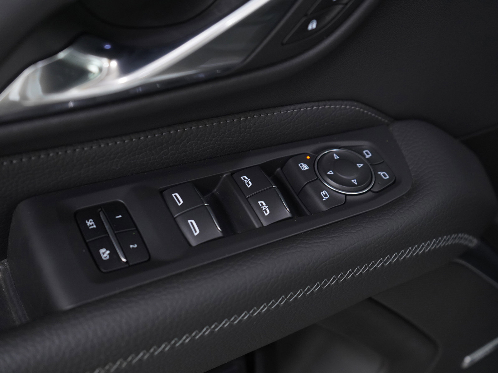 Used 2021 GMC Yukon Denali w/ Denali Premium Package image 24