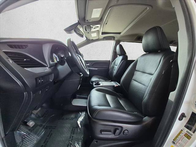 Used 2020 Toyota Sienna SE w/ SE Preferred Package FWD image 18