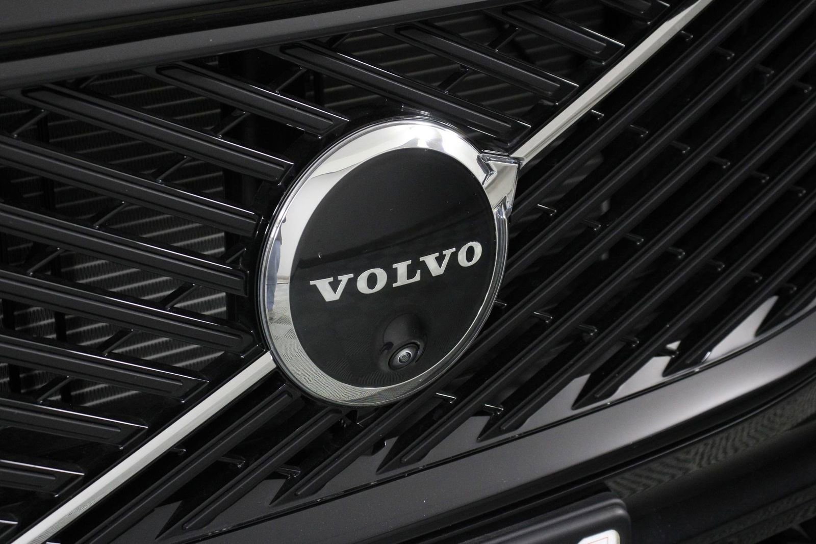 Certified 2026 Volvo XC60 B5 Plus AWD/4WD image 27