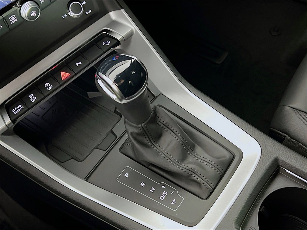 New 2025 Audi Q3 2.0T Premium image 17