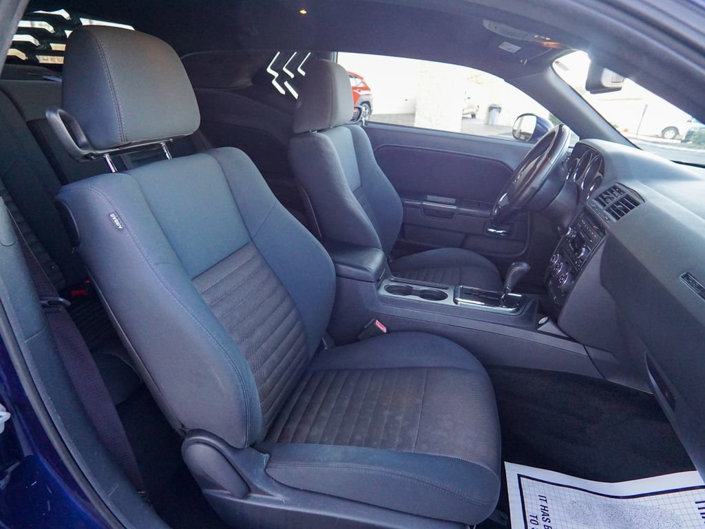 Used 2013 Dodge Challenger SXT image 22