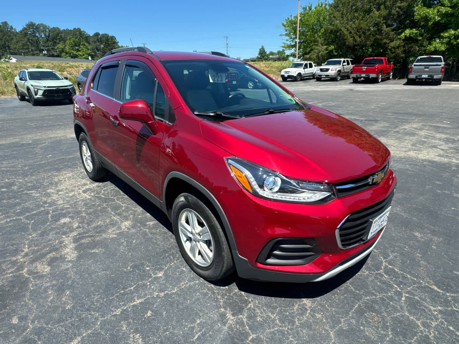 Used 2020 Chevrolet Trax LT w/ Driver Confidence Package AWD/4WD image 19