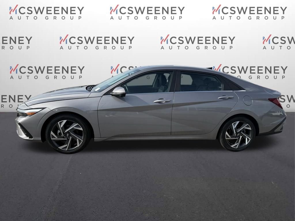 Used 2024 Hyundai Elantra Limited image 2