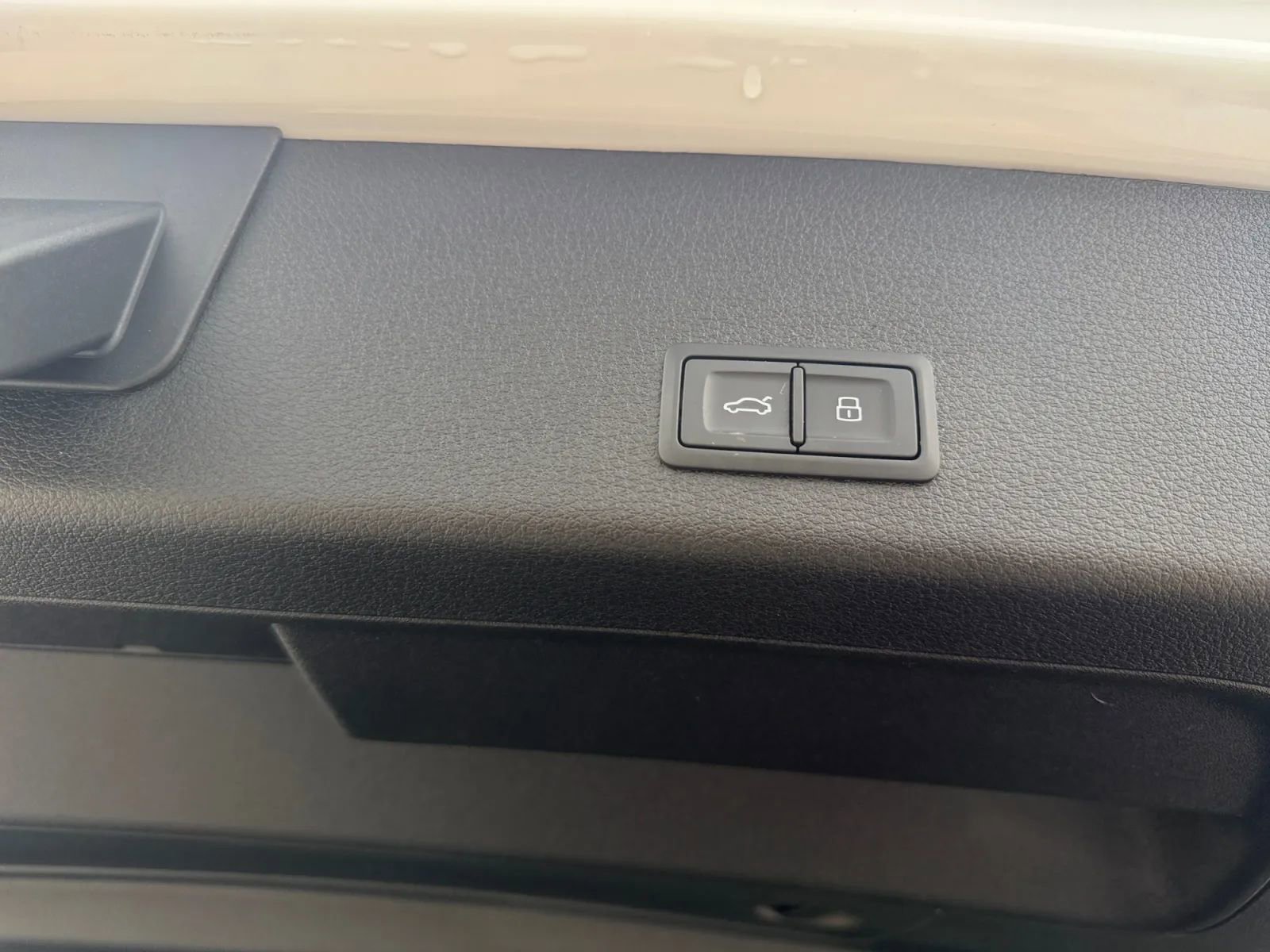 Used 2019 Audi e-tron Prestige AWD/4WD image 30